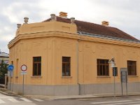 Ulica Matije Gupca 21 Kuća je građena 1910. i 1911. godine kao stambeni objekt za upravitelja gradske električne centrale, odnosno gradske munjare  Kuća je građena 1910. i 1911. godine kao stambeni objekt za upravitelja gradske električne centrale, odnosno gradske munjare. Postrojenje za proizvodnju električne struje i obiteljska kuća za upravitelja predstavljali su skladnu cjelinu u secesijskom stilu.